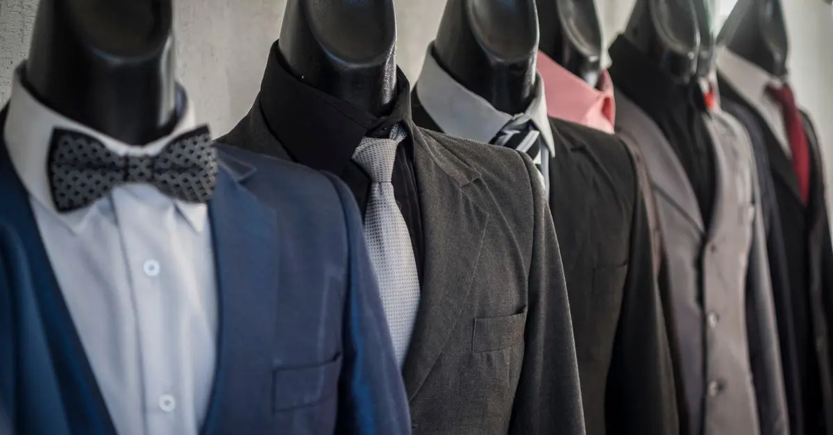 Las tendencias de color en moda masculina que debes seguir